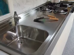 Cucina lineare moderna Sistema Antares a prezzo ribassato