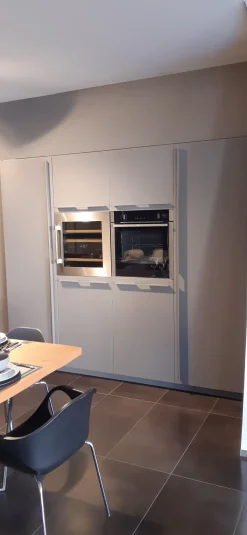 Cucina Logica l0 design grigia Valdesign lineare scontata 60%