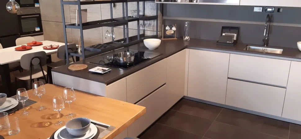 Cucina Logica l0 design grigia Valdesign lineare scontata 60%