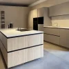 Cucina Logica moderna grigia Valdesign con isola scontata 55%