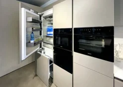 Cucina Logica moderna grigia Valdesign con isola scontata 55%