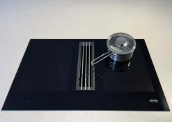 Cucina Logica moderna grigia Valdesign con isola scontata 55%