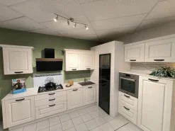 Cucina Maya moderna bianca Atra ad angolo scontata 38%