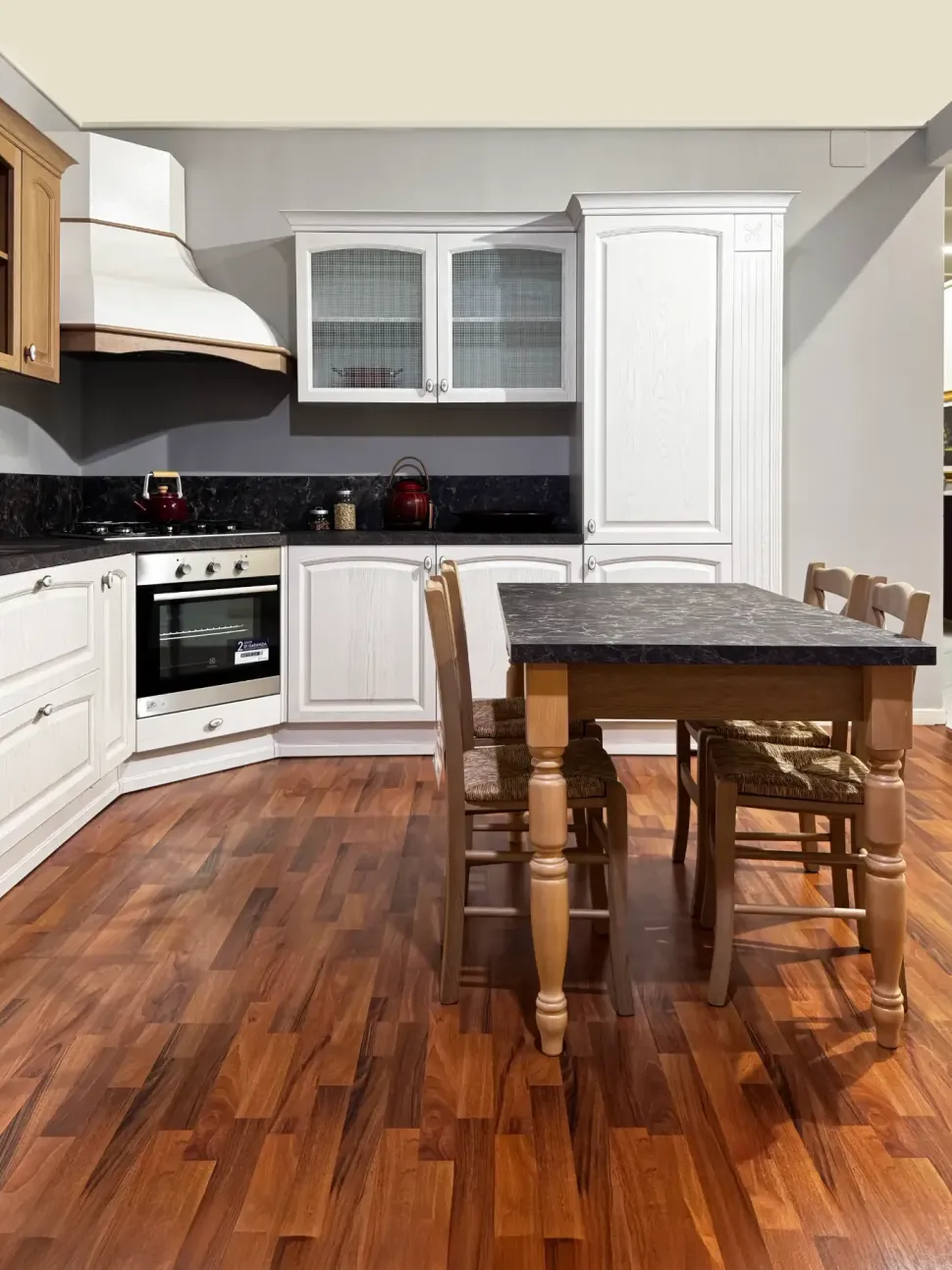 Cucina Mida classica bianca Colombini casa ad angolo scontata 50%