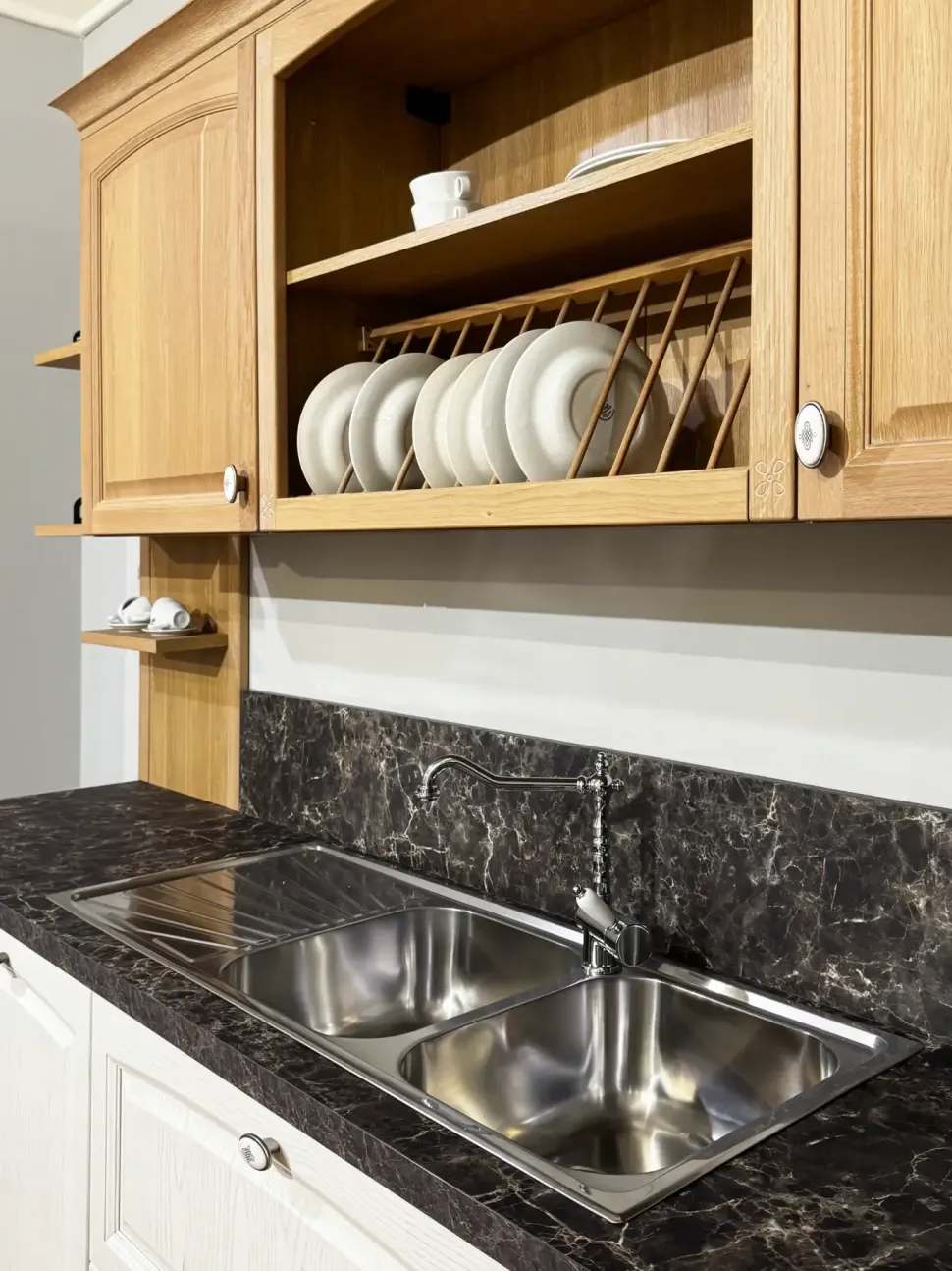 Cucina Mida classica bianca Colombini casa ad angolo scontata 50%