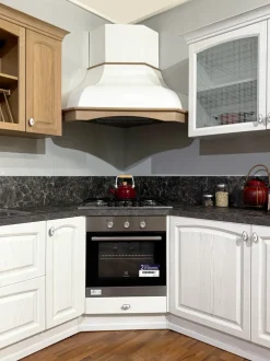 Cucina Mida classica bianca Colombini casa ad angolo scontata 50%