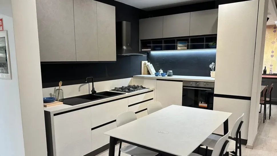 Cucina Mobilturi moderna ad angolo bianca in laminato materico Newmeg