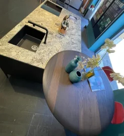 Cucina Modello unit design altri colori Cesar con isola scontata 61%