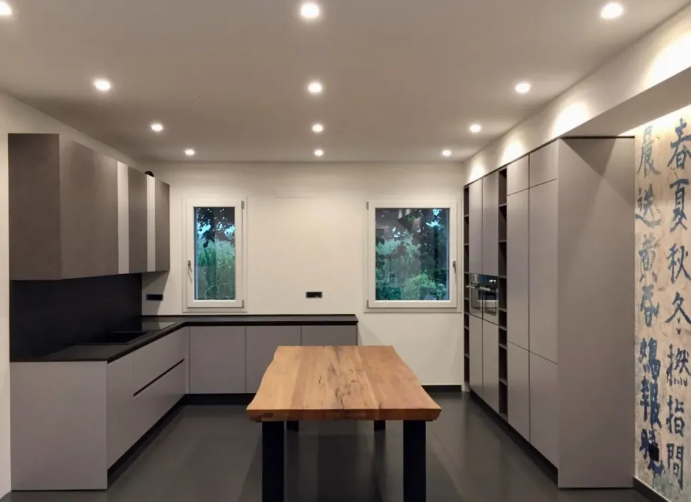 Cucina moderna ad angolo Primopiano cucine Ingrosso cucine moderne icm59 a prezzo ribassato