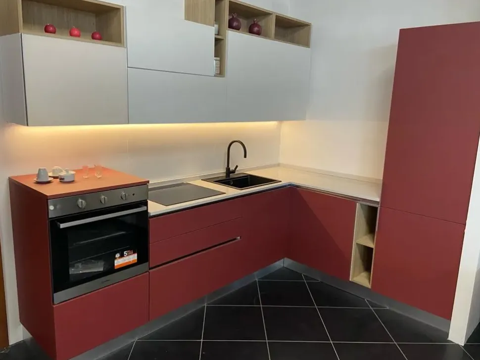 Cucina moderna ad angolo System 22 Gm cucine a prezzo ribassato