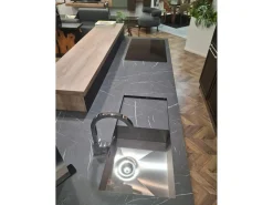 Cucina moderna con isola Giglio expo Pensarecasa a prezzo scontato