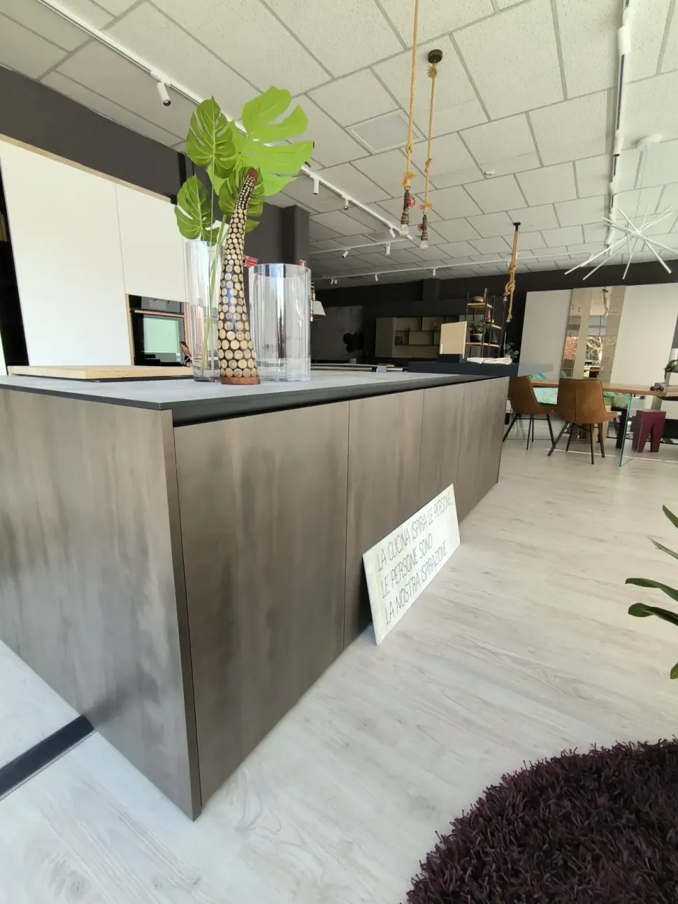 Cucina moderna con isola Lab13 Aran a prezzo ribassato