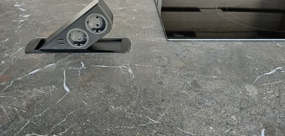 Cucina moderna con isola Aspen Doimo cucine a prezzo ribassato