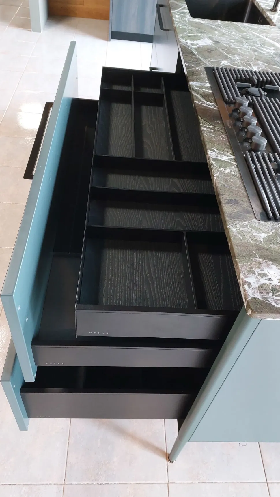 Cucina moderna con isola Unit Cesar a prezzo ribassato