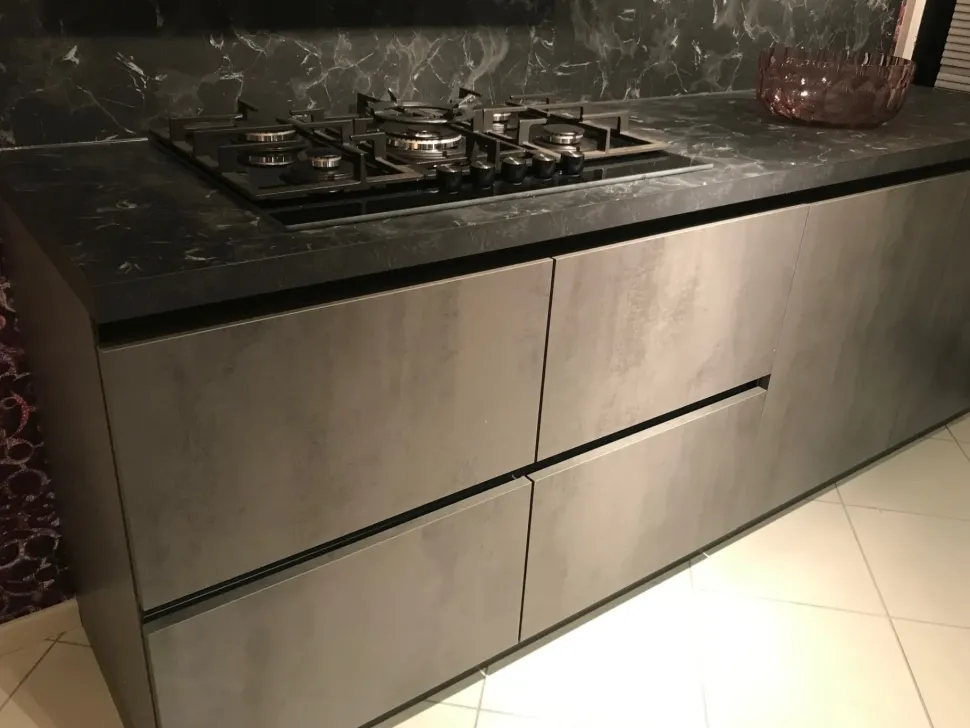 Cucina moderna in cemento antracite-legno Atma a PREZZI OUTLET