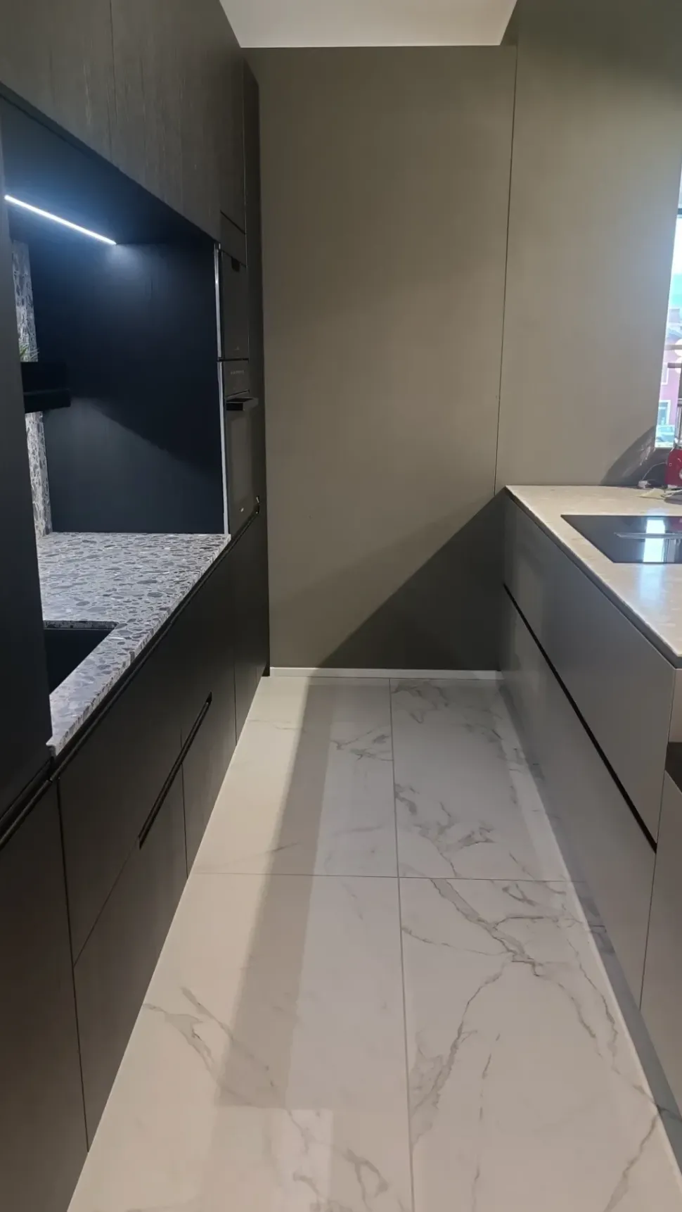 Cucina N elle e inside moderna altri colori Cesar con penisola scontata 50%