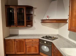Cucina noce classica ad angolo Regina Castagna cucine