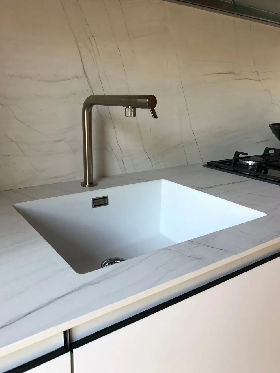 Cucina Nova cucina design lineare bianca in laccato opaco Smart