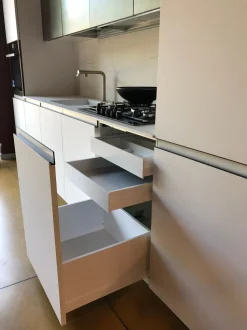 Cucina Nova cucina design lineare bianca in laccato opaco Smart