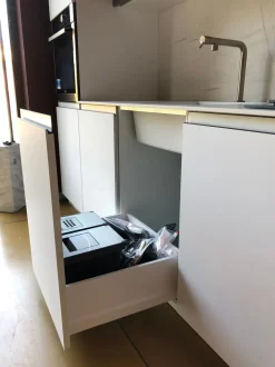 Cucina Nova cucina design lineare bianca in laccato opaco Smart