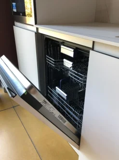 Cucina Nova cucina design lineare bianca in laccato opaco Smart