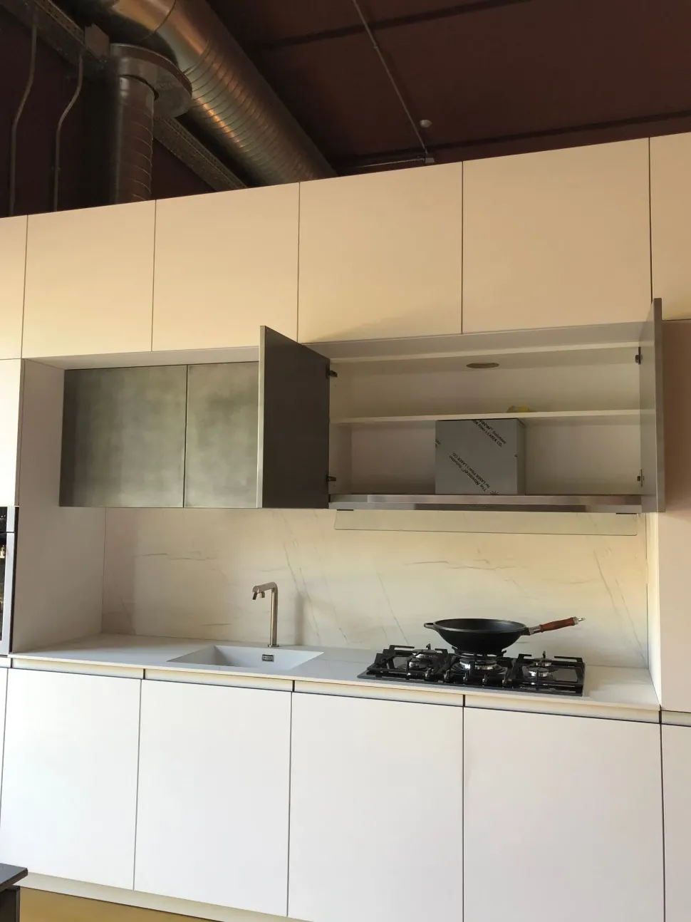 Cucina Nova cucina design lineare bianca in laccato opaco Smart