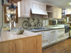 Cucina Nuovi mondi cucine Cucina shabby white con penisola in offerta  OFFERTA OUTLET sconto 66%