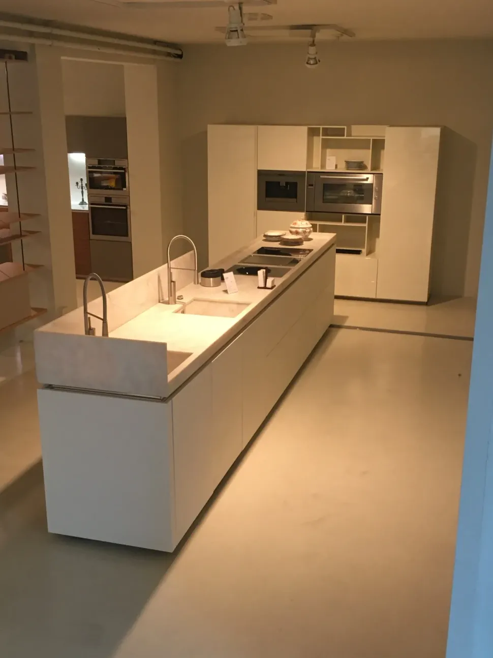 Cucina Plus moderna bianca ad isola Elam