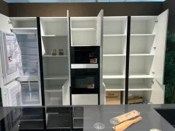 Cucina pop moderna bianca Mobilturi con isola scontata 61%