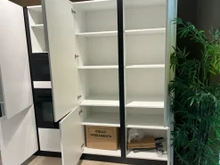 Cucina pop moderna bianca Mobilturi con isola scontata 61%