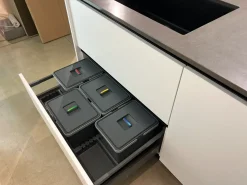 Cucina pop moderna bianca Mobilturi con isola scontata 61%