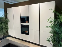 Cucina pop moderna bianca Mobilturi con isola scontata 61%