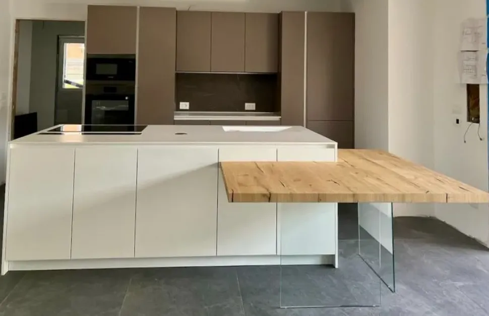 Cucina Primopiano cucine design ad isola tortora in laccato opaco Ingrosso cucine moderne icm48