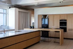 Cucina Primopiano cucine design ad isola bianca in legno Ingrosso cucine moderne icmxp06