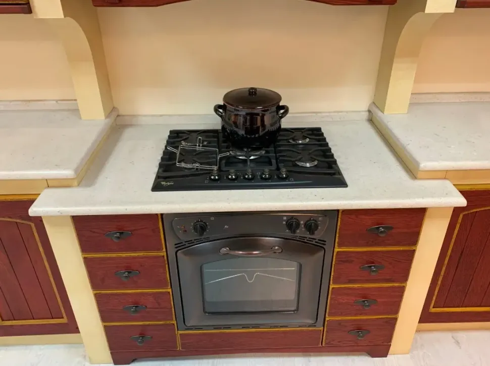 Cucina rossa classica con isola Arrex Morgana