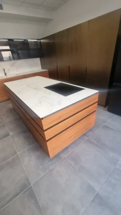 Cucina rossa design con isola Antares Cucina 45* a soli 27200 Euro