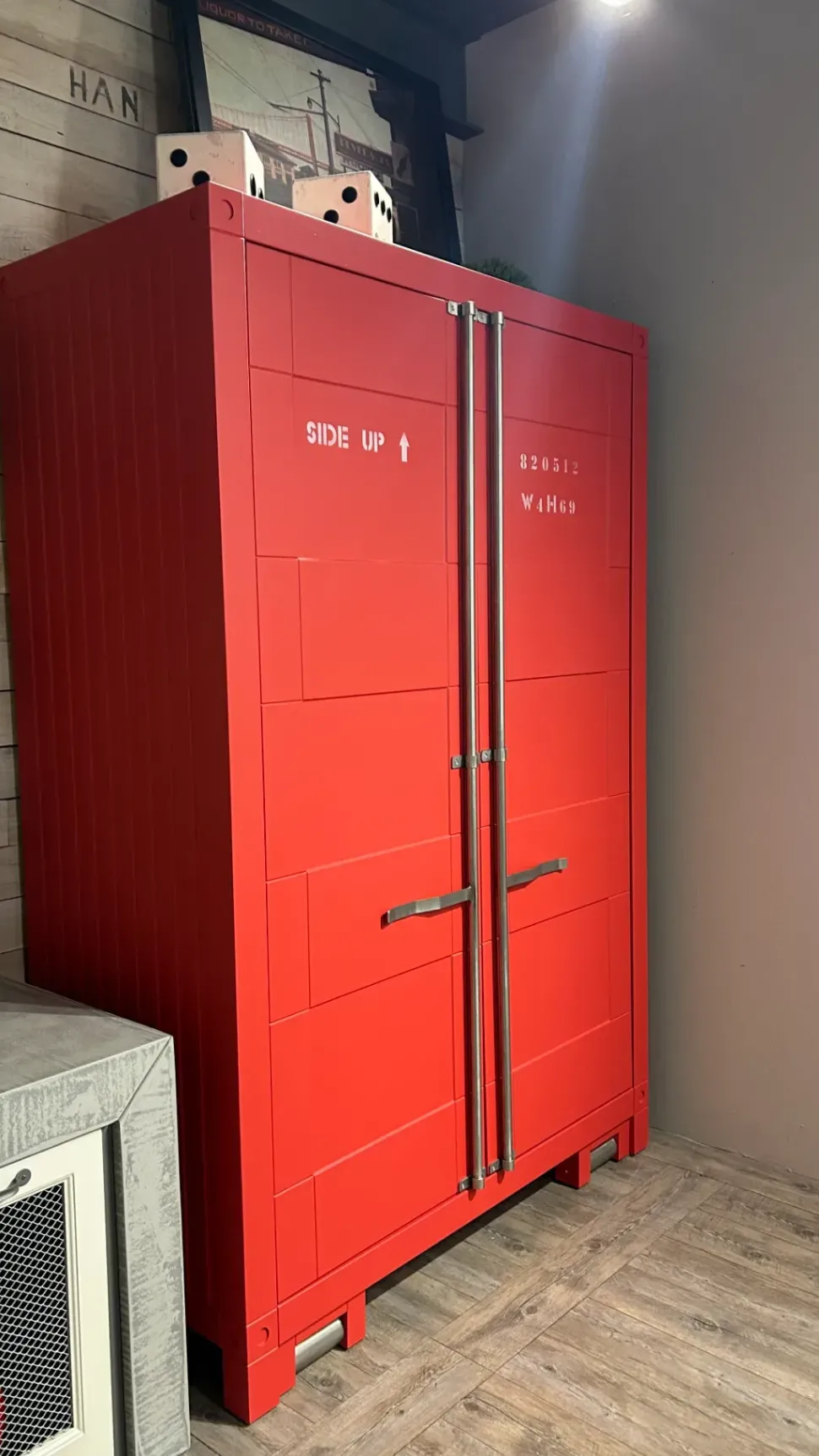 Cucina rossa industriale lineare Dispensa container Marchi cucine in Offerta Outlet