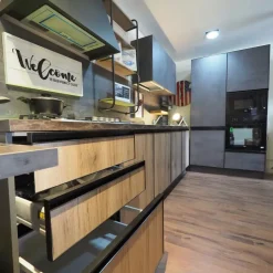 Cucina rovere chiaro industriale con penisola Cucina industrial colonne e piano snack  Collezione esclusiva