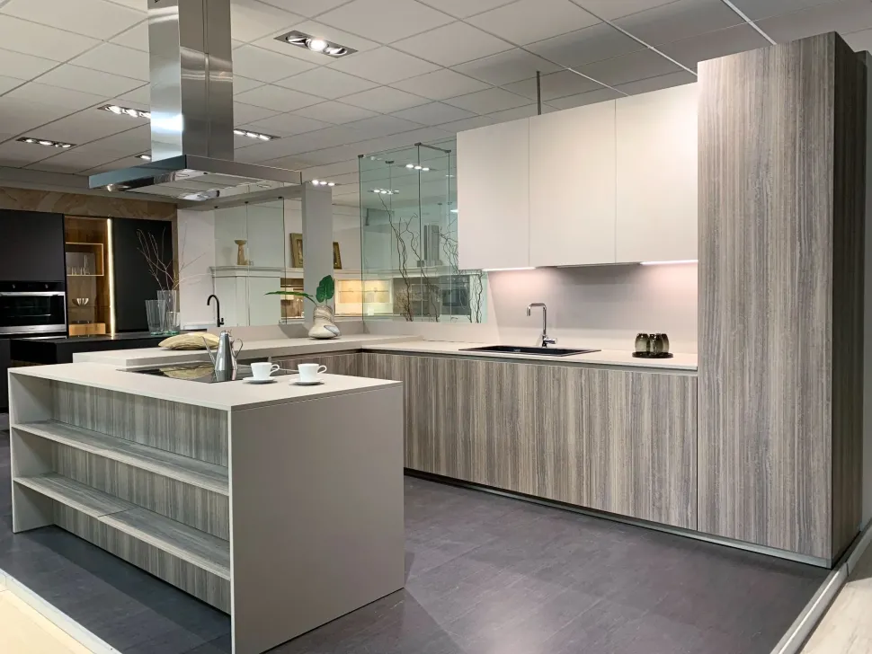 Cucina rovere chiaro moderna con penisola Ak project Arrital
