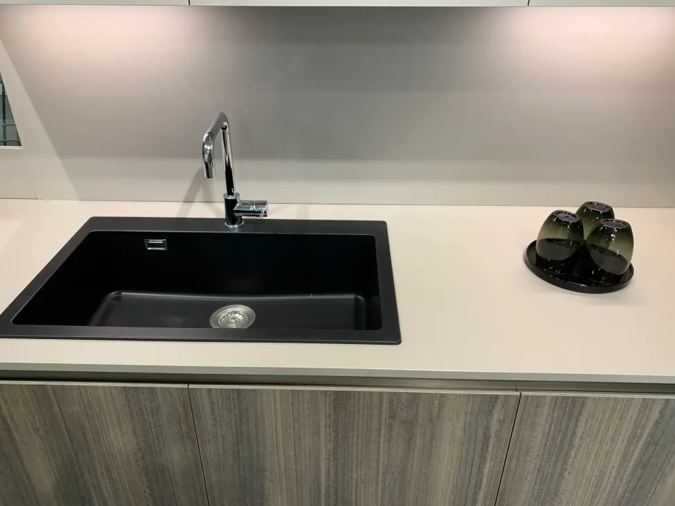 Cucina rovere chiaro moderna con penisola Ak project Arrital