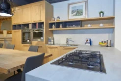 Cucina rovere chiaro moderna con penisola Artigianale Comp 3 telaio rovere a soli 9200 Euro