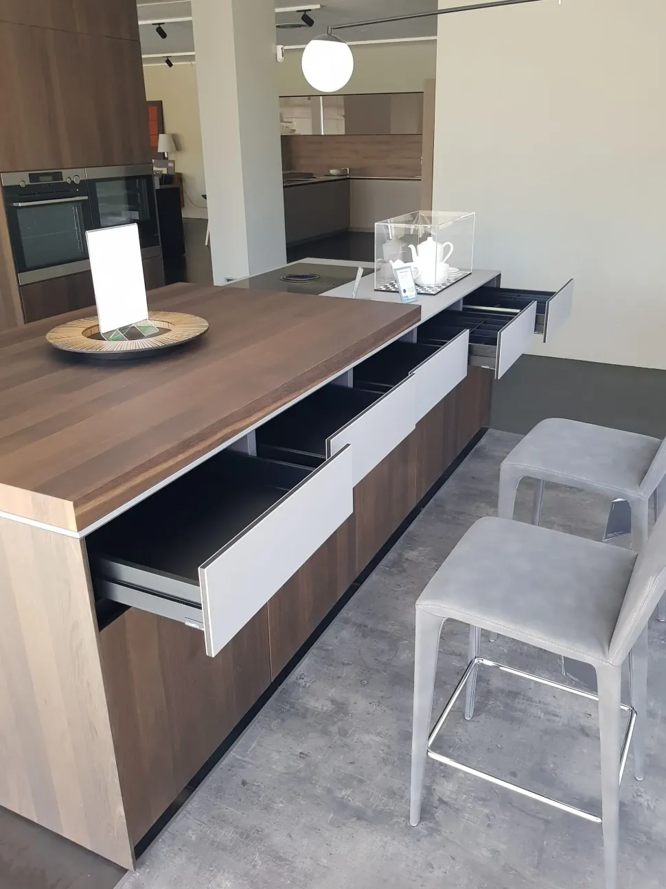 Cucina rovere moro moderna con isola Copat cucine 4.1 a soli 39000 Euro