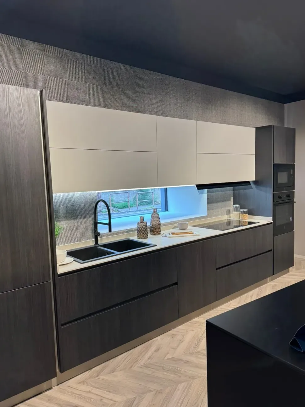 Cucina rovere moro moderna lineare Young Stosa in offerta