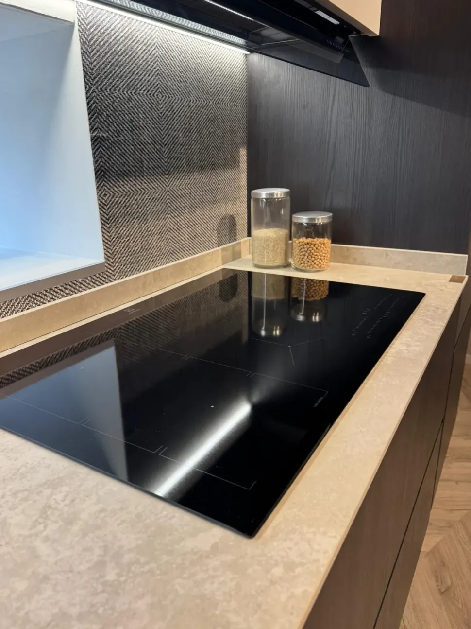 Cucina rovere moro moderna lineare Young Stosa in offerta