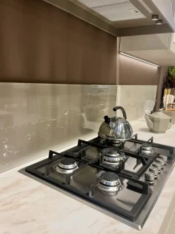 Cucina Scavolini classica ad angolo altri colori in laminato opaco Carattere