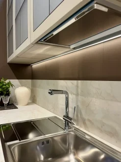 Cucina Scavolini classica ad angolo altri colori in laminato opaco Carattere