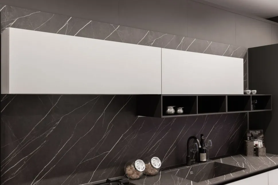 Cucina Scavolini moderna lineare bianca in laminato opaco Delinea