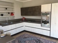 Cucina Scavolini moderna ad angolo rovere chiaro in laminato materico Cucina scavolini liberamente laminato materico