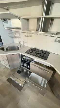 Cucina Skyline moderna grigia Snaidero lineare scontata 53%