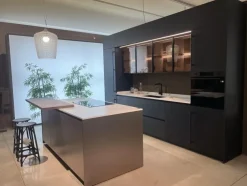 Cucina Stosa moderna con isola altri colori in laccata opaco Metropolis